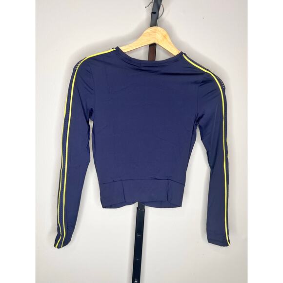 L'Etoile Sport Long Sleeve Twist Cropped Workout Tee Navy Women's Size Small NWT - Picture 4 of 8